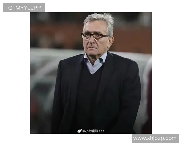 足球明星扔刀瞬间精彩合集展现运动员的另类风采与幽默感 足球明星扔刀瞬间精彩合集展现运动员的另类风采与幽默感